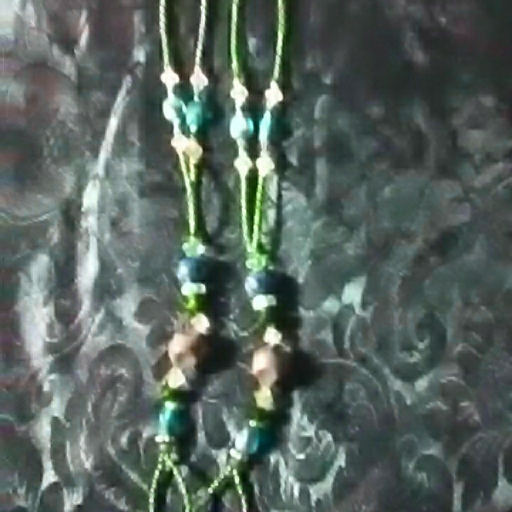 Beaded ankle toe bracelets come in a pair